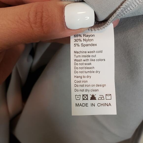 Sunrun quarter zip magnetic pullover, light grey, like new, medium - Picture 7 of 7